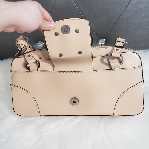GUESS Handbag - Picture 8 of 16